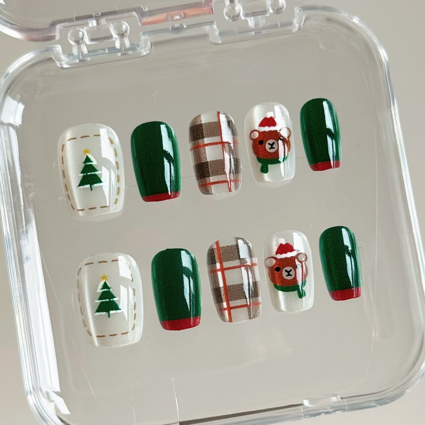 Cute Christmas Bear & Plaid Holiday