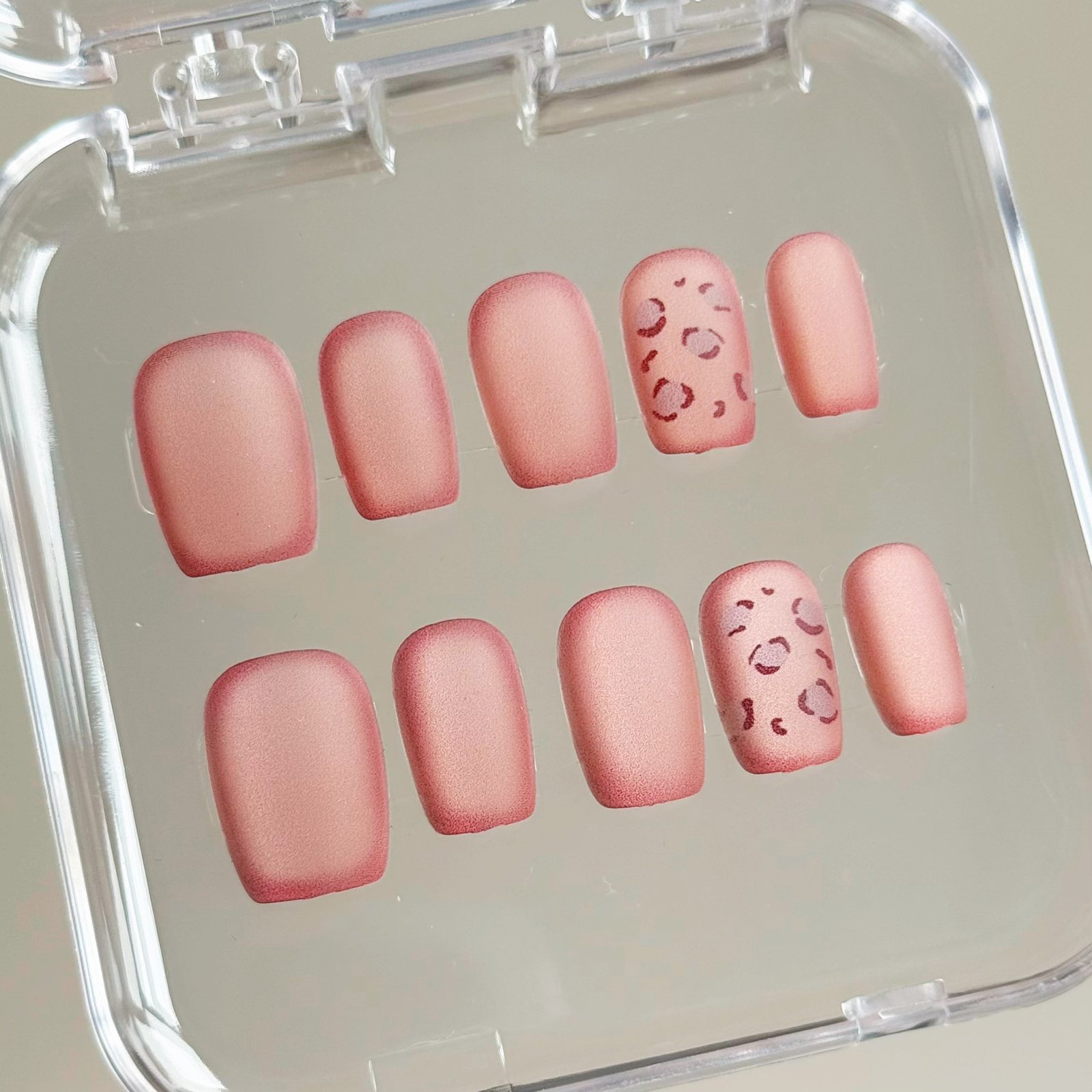 IMG_3559 - PressOn Beauty IMG_3559.heic